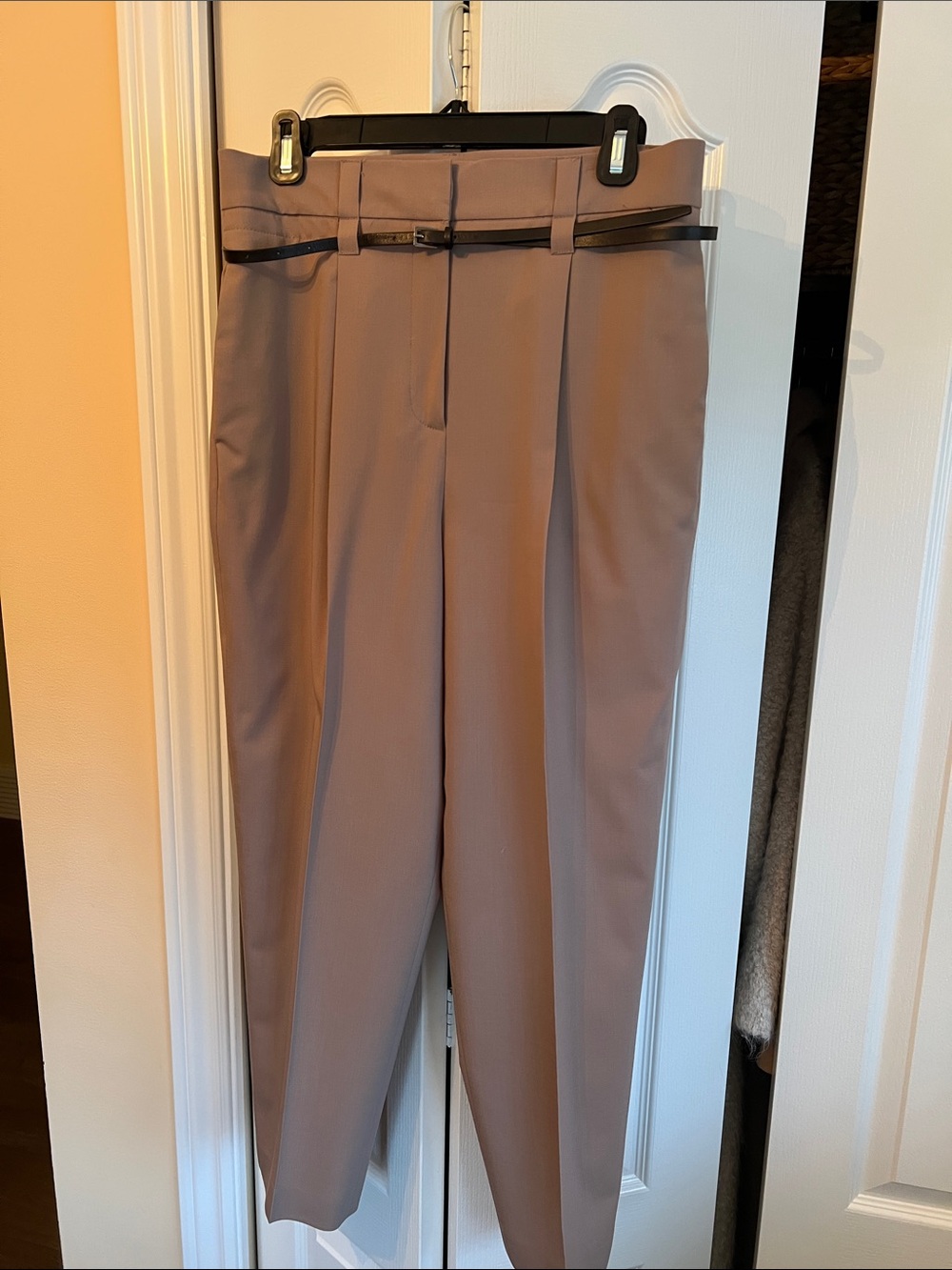 Judith and Charles Women's Tailored Trousers in dusty pink /brown